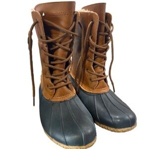 Northside Leather women’s duck boots.